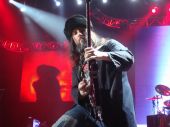 Concerts 2012 0605 paris alphaxl 144 Guns N' Roses